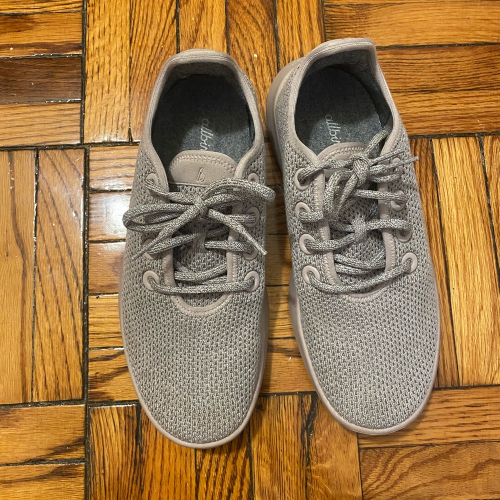 Allbirds women’s tree runners, wheat (beige sole), size 8
